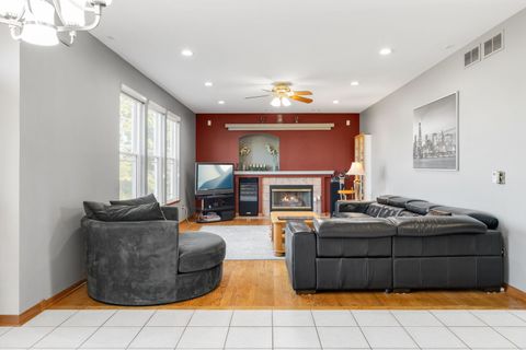 Tiny photo for 676 Quincy Court, Carol Stream, IL 60188 (MLS # 12490133)