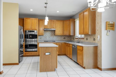 Tiny photo for 676 Quincy Court, Carol Stream, IL 60188 (MLS # 12490133)