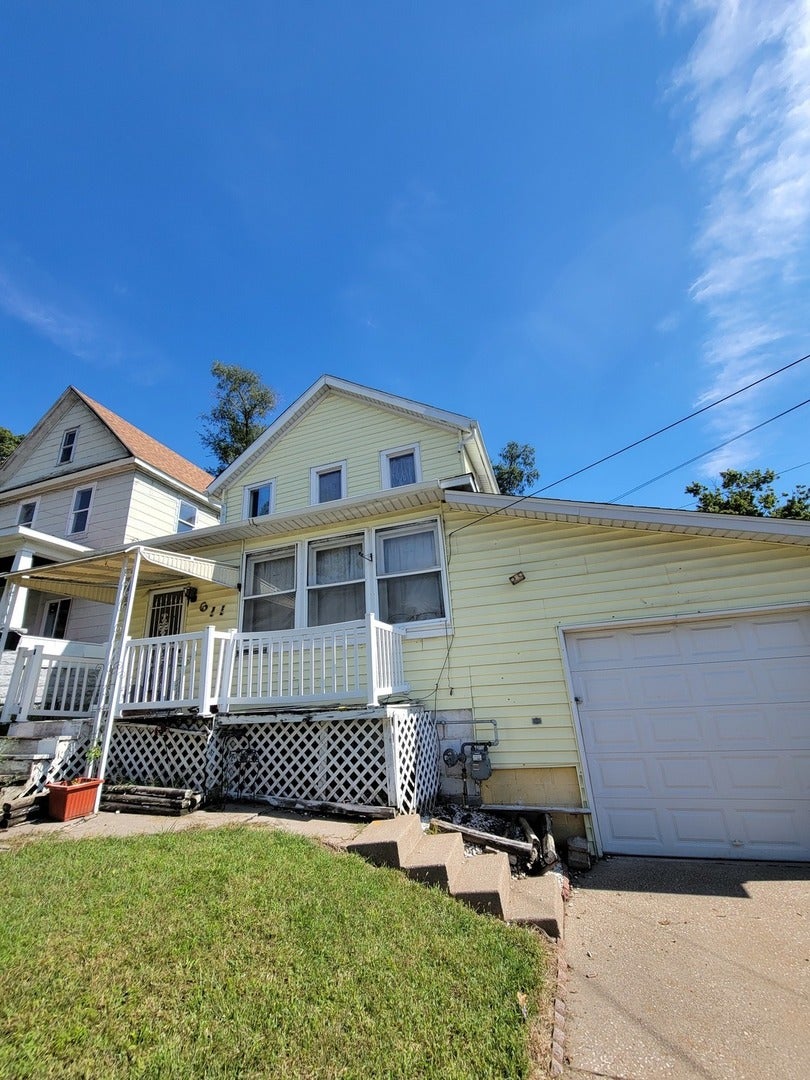 611 Farnam Street