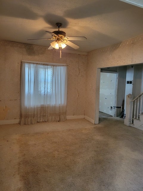 Tiny photo for 611 Farnam Street, Davenport, IA 50803 (MLS # 12771042)