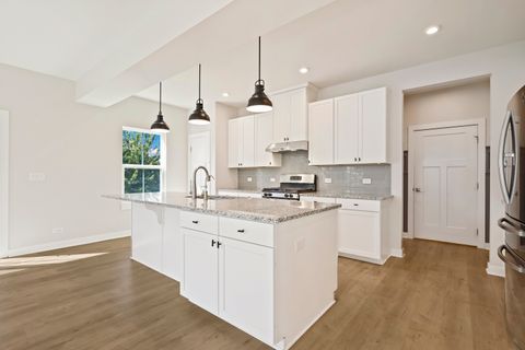 Tiny photo for 2020 Squire Circle, Yorkville, IL 60560 (MLS # 12492312)