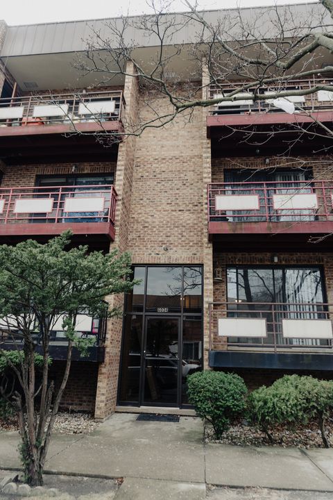 Tiny photo for 6034 N WOLCOTT Avenue #1W, Chicago, IL 60660 (MLS # 12595615)