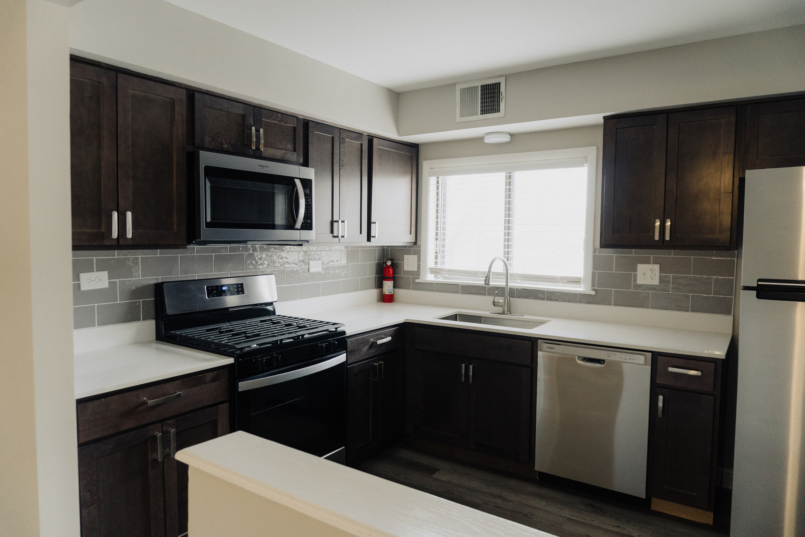 6034 N WOLCOTT Avenue 1W