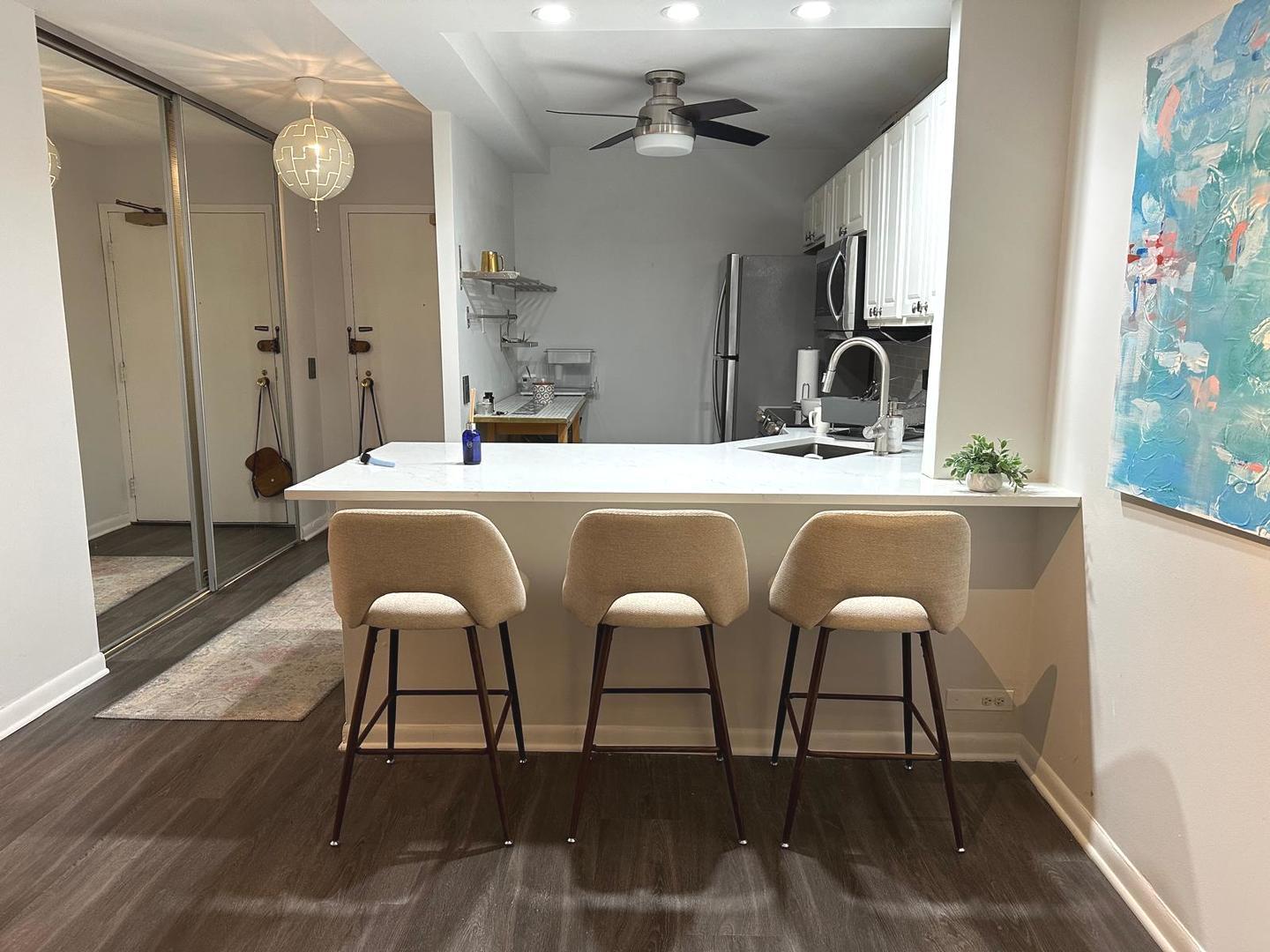 5415 N SHERIDAN Road 5108