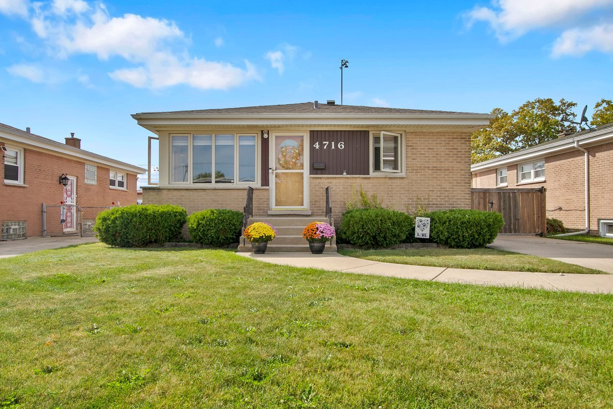 4716 N Oriole Avenue N