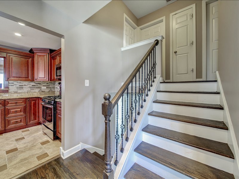 615 N Prospect Manor Avenue