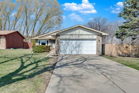 Tiny photo for 4 W Beech Drive, Schaumburg, IL 60193 (MLS # 12607038)