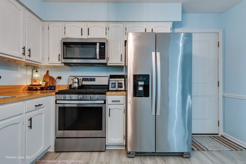 Tiny photo for 4 W Beech Drive, Schaumburg, IL 60193 (MLS # 12607038)