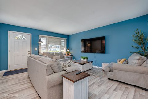 Tiny photo for 4 W Beech Drive, Schaumburg, IL 60193 (MLS # 12607038)