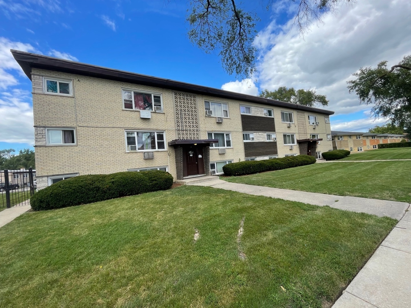 68 W Elizabeth Drive