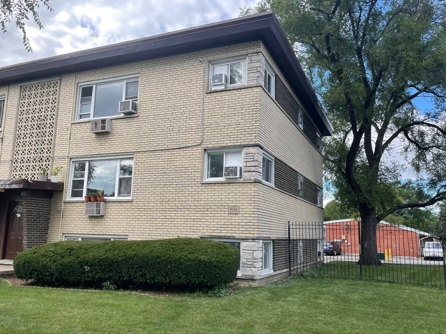 68 W Elizabeth Drive