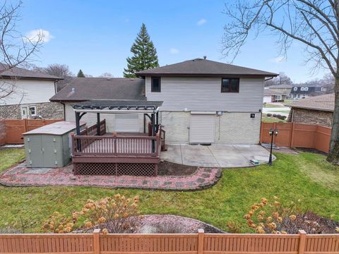 Tiny photo for 10912 Circle Drive, Palos Hills, IL 60465 (MLS # 12501459)