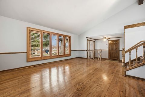 Tiny photo for 10912 Circle Drive, Palos Hills, IL 60465 (MLS # 12501459)