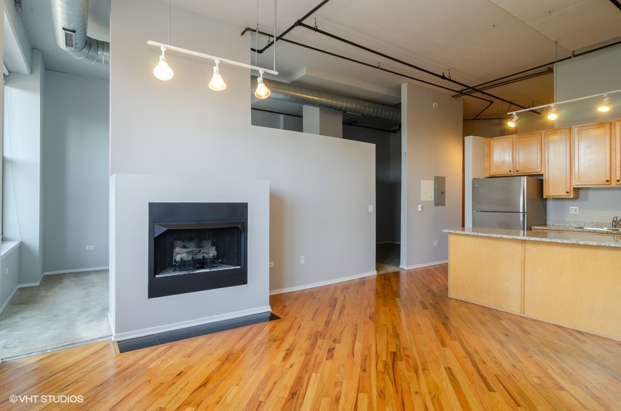 6 S Laflin Street 305S