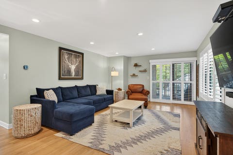 Tiny photo for 330 Mallard Point, Lake Barrington, IL 60010 (MLS # 12732619)