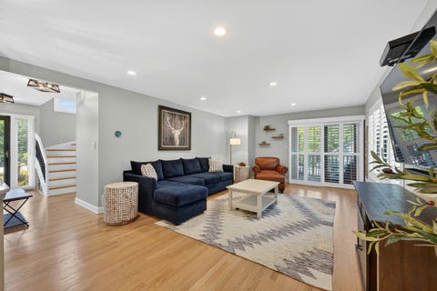 Tiny photo for 330 Mallard Point, Lake Barrington, IL 60010 (MLS # 12732619)