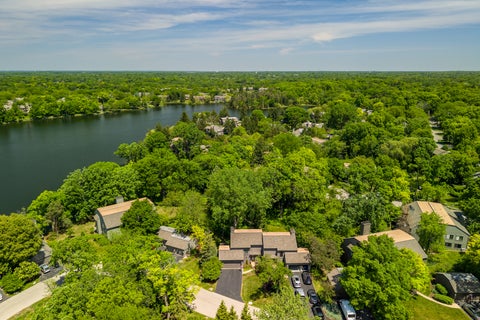 Tiny photo for 330 Mallard Point, Lake Barrington, IL 60010 (MLS # 12732619)