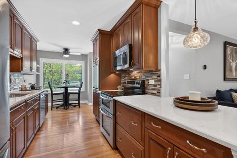 Tiny photo for 330 Mallard Point, Lake Barrington, IL 60010 (MLS # 12732619)