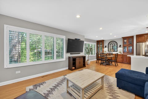 Tiny photo for 330 Mallard Point, Lake Barrington, IL 60010 (MLS # 12732619)