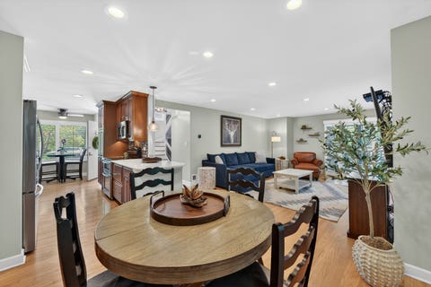 Tiny photo for 330 Mallard Point, Lake Barrington, IL 60010 (MLS # 12732619)