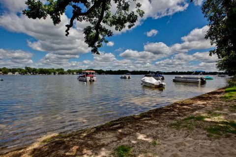 Tiny photo for 348 Wiltshire Lane, Lakewood, IL 60014 (MLS # 12490267)