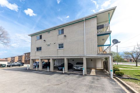 Tiny photo for Naperville, IL 60563 (MLS # 12574384)