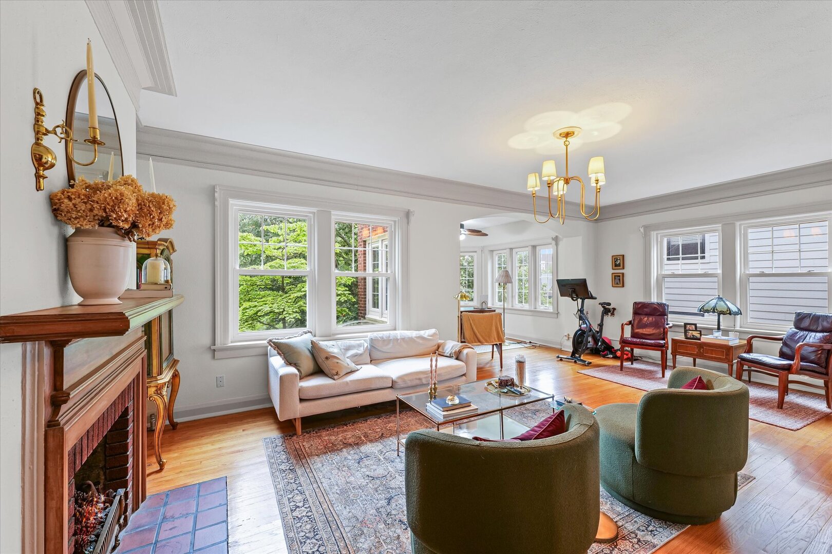 305 W University Avenue 4