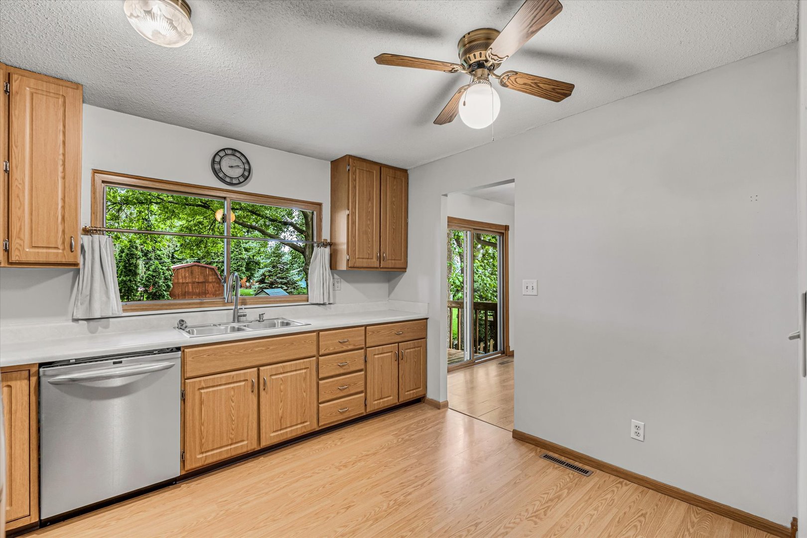 1425 W 54th Street