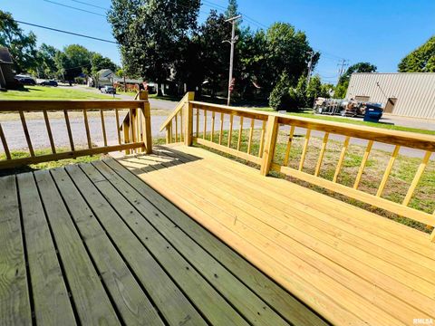 Tiny photo for 1101 E OAK Street, West Frankfort, IL 62896 (MLS # QC4267915)