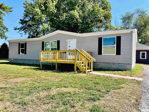 Tiny photo for 1101 E OAK Street, West Frankfort, IL 62896 (MLS # QC4267915)