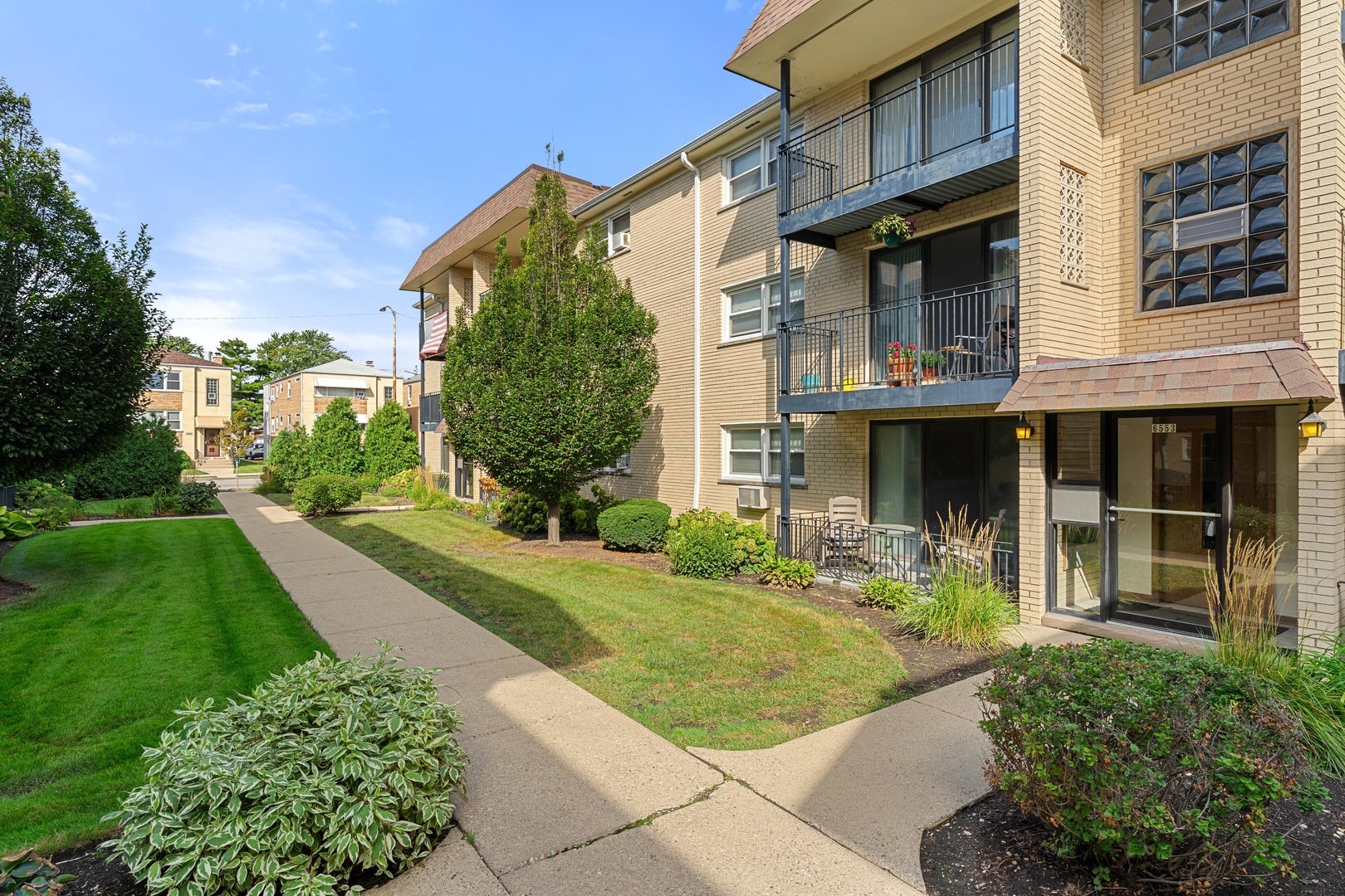 6553 N Harlem Avenue 1W
