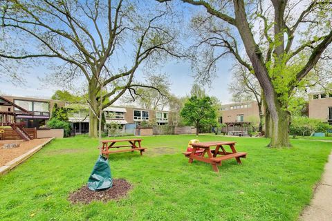 Tiny photo for 1456 E Park Place, Chicago, IL 60637 (MLS # 12632874)