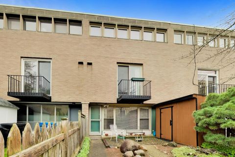 Tiny photo for 1456 E Park Place, Chicago, IL 60637 (MLS # 12632874)