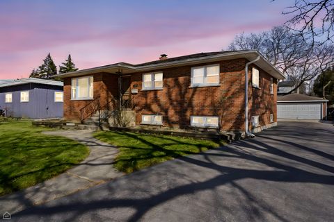 Tiny photo for 139 S 2nd Avenue, Lombard, IL 60148 (MLS # 12580958)