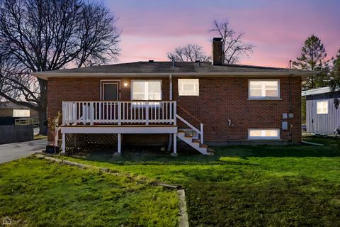 Tiny photo for 139 S 2nd Avenue, Lombard, IL 60148 (MLS # 12580958)
