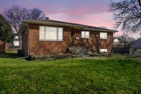 Tiny photo for 139 S 2nd Avenue, Lombard, IL 60148 (MLS # 12580958)