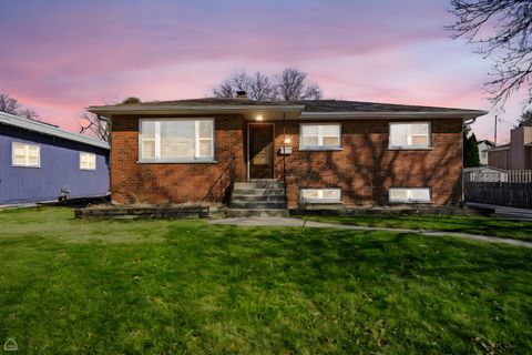 Tiny photo for 139 S 2nd Avenue, Lombard, IL 60148 (MLS # 12580958)