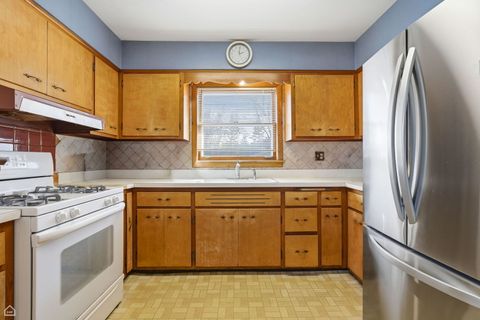 Tiny photo for 139 S 2nd Avenue, Lombard, IL 60148 (MLS # 12580958)