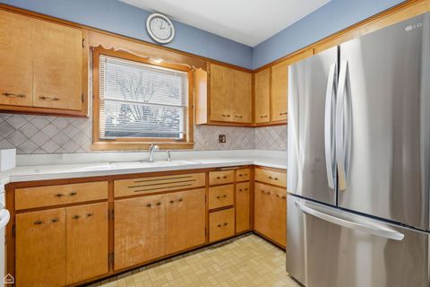 Tiny photo for 139 S 2nd Avenue, Lombard, IL 60148 (MLS # 12580958)