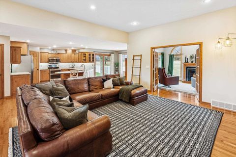 Tiny photo for 891 Pheasant Run Rd Road, Clinton, IA 52732 (MLS # 100000452)