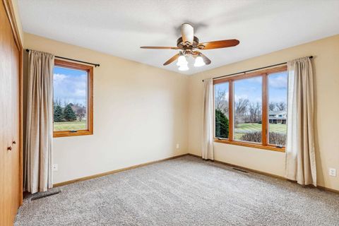 Tiny photo for 891 Pheasant Run Rd Road, Clinton, IA 52732 (MLS # 100000452)