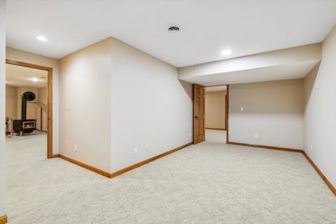 Tiny photo for 891 Pheasant Run Rd Road, Clinton, IA 52732 (MLS # 100000452)