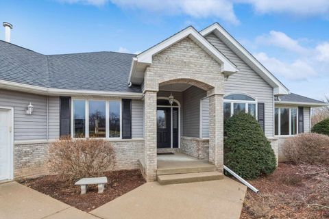 Tiny photo for 891 Pheasant Run Rd Road, Clinton, IA 52732 (MLS # 100000452)