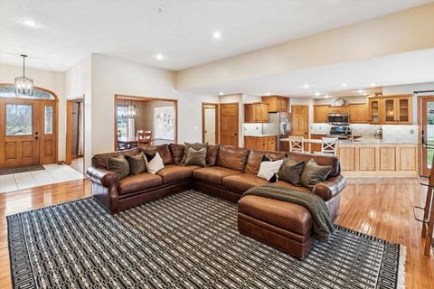 Tiny photo for 891 Pheasant Run Rd Road, Clinton, IA 52732 (MLS # 100000452)