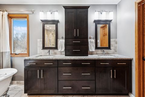 Tiny photo for 891 Pheasant Run Rd Road, Clinton, IA 52732 (MLS # 100000452)