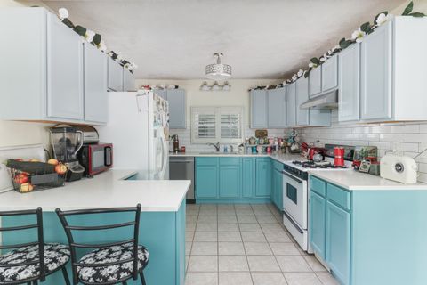 Tiny photo for 725 Sheridan Street, Chenoa, IL 61726 (MLS # 12485020)