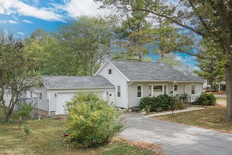 Tiny photo for 725 Sheridan Street, Chenoa, IL 61726 (MLS # 12485020)