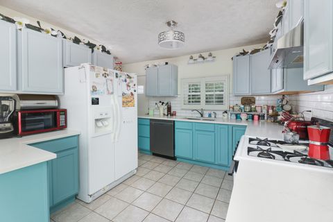 Tiny photo for 725 Sheridan Street, Chenoa, IL 61726 (MLS # 12485020)