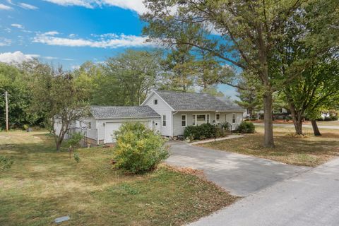 Tiny photo for 725 Sheridan Street, Chenoa, IL 61726 (MLS # 12485020)