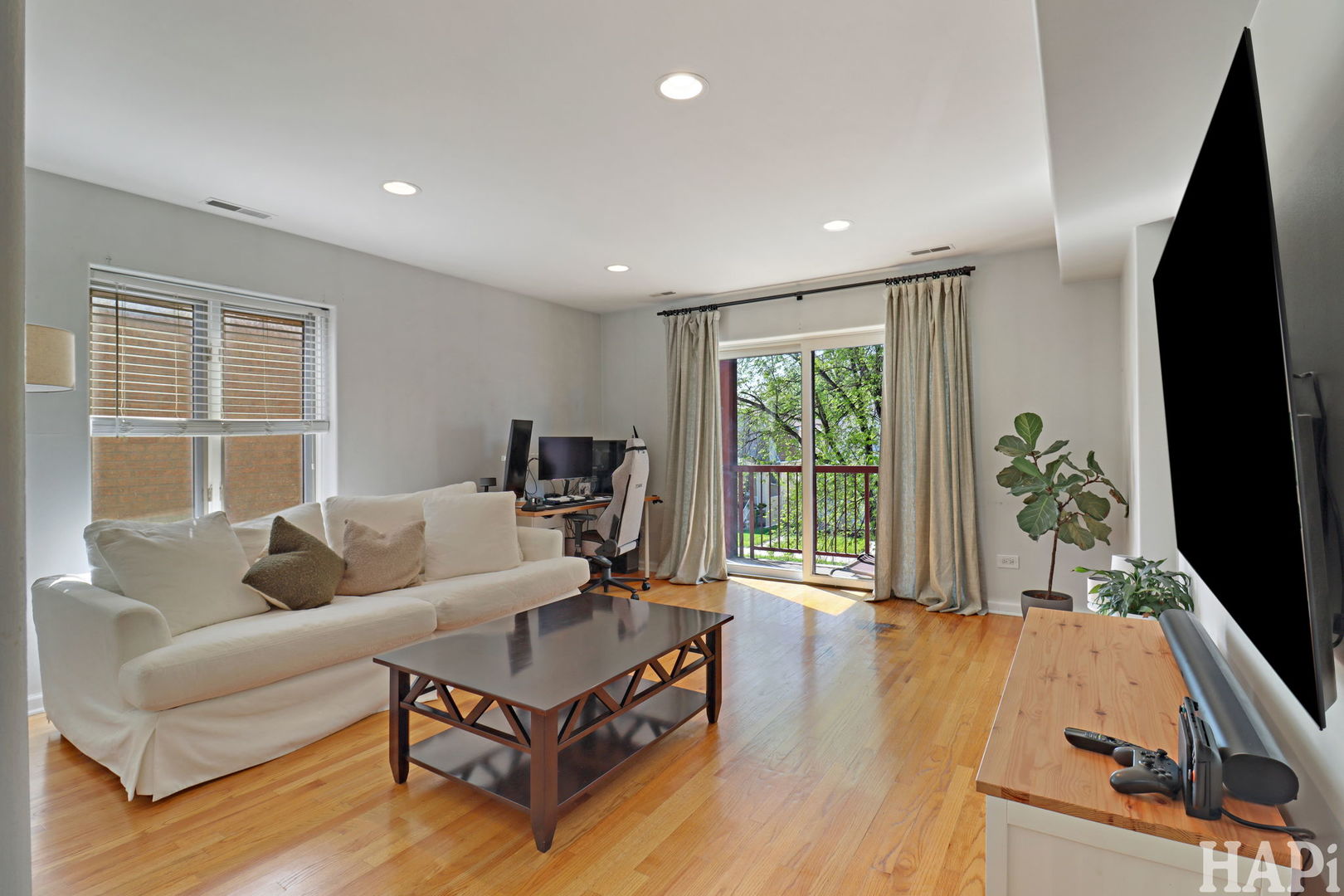 4716 W Addison Street 2E